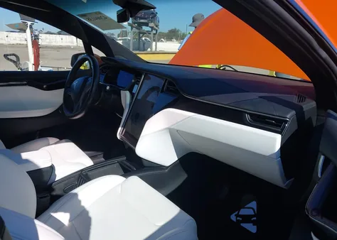 2018 Tesla Model X 100D/75D/P100D z USA, uszkodzony, nr VIN 5YJXCAE27JF101982